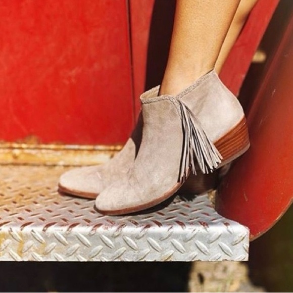 Sam Edelman Paige Fringe Ankle Booties - Picture 1 of 8